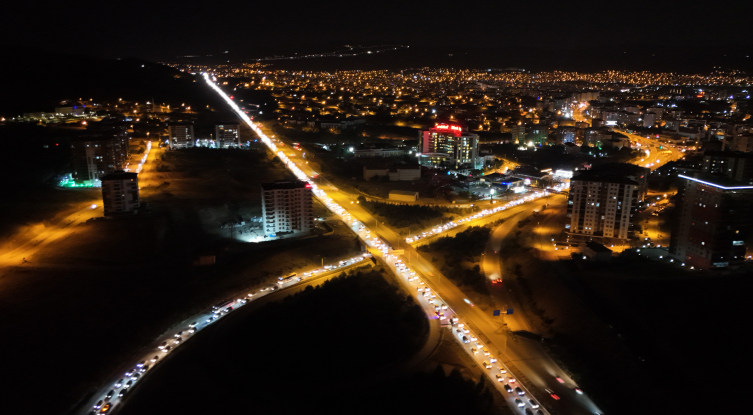 Yollarda bayram tatilinden dönüş yoğunluğu başladı