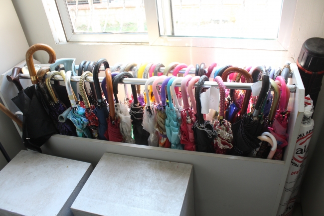 Otobüslerde unutulan eşyalar şaşırtıyor