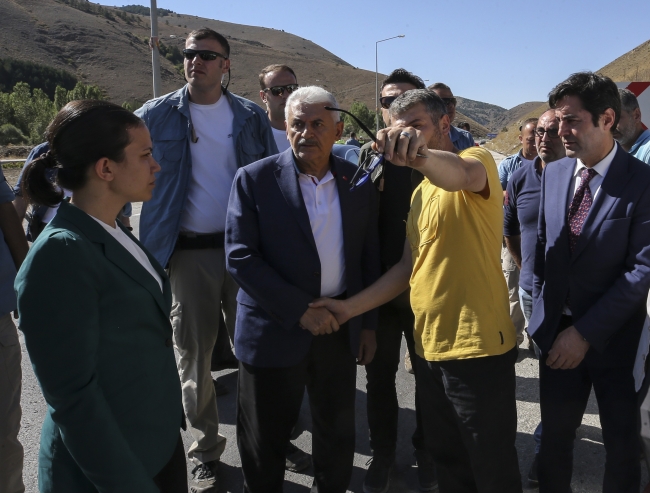 TBMM Başkanı Yıldırım kazazedelerin yardımına koştu