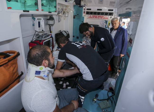 TBMM Başkanı Yıldırım kazazedelerin yardımına koştu