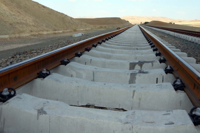 Ankara-Sivas YHT ray serim çalışmaları devam ediyor