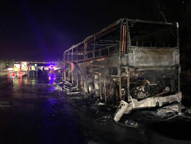 Osmaniye’de seyir halindeki yolcu otobüsü yandı