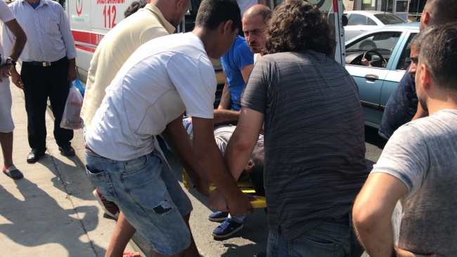 Çalıntı motosikletle yayaya çarpıp kaçtılar