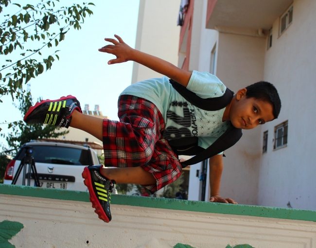 Kalbini sırt çantasında taşıyor