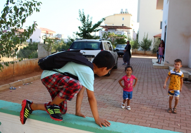 Kalbini sırt çantasında taşıyor