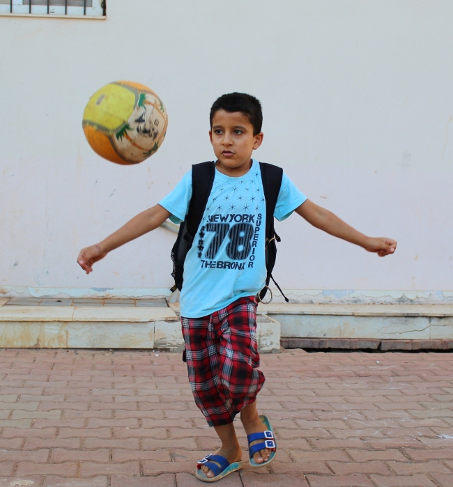 Kalbini sırt çantasında taşıyor