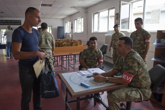 Bedelli askerlik uygulamasının ilk celbi teslim oldu