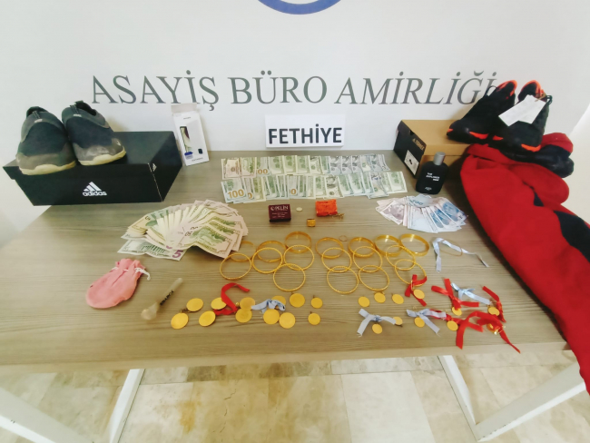 Hırsızın üzerinden çıkanlar şaşırttı