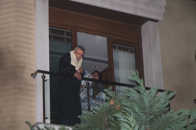 İstanbul'daki yangında mahsur kalanların imdadına itfaiye yetişti