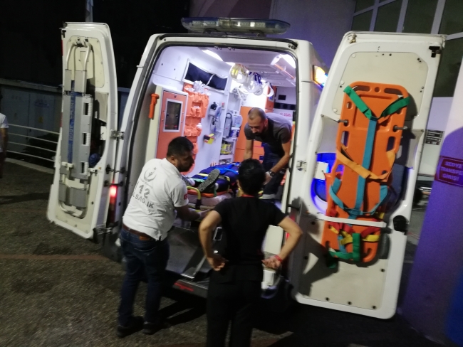 Aydın'da takım otobüsü devrildi: 8 yaralı