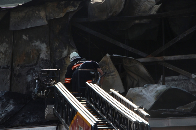 Trabzon Araklı'da fabrika yangını