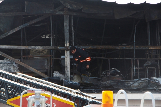 Trabzon Araklı'da fabrika yangını