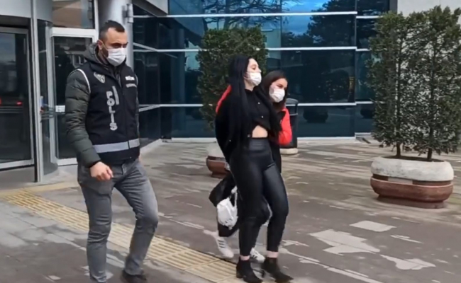 Canlı yayında uyuşturucu içen iki kişi tutuklandı