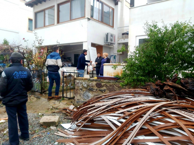 Bodrum'da ev ve bahçeler su altında kaldı