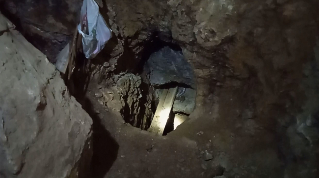 Define avcıları kazdıkları tünelde yakalandı