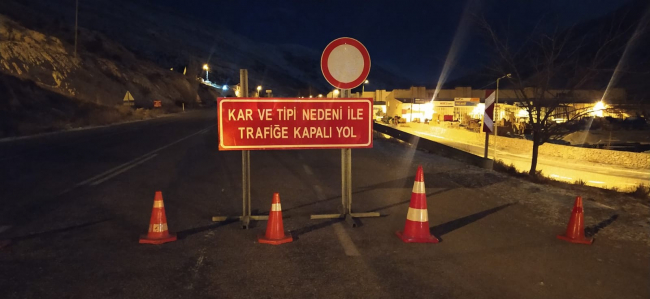 Van ve Sivas'ta bazı yollar ulaşıma kapandı