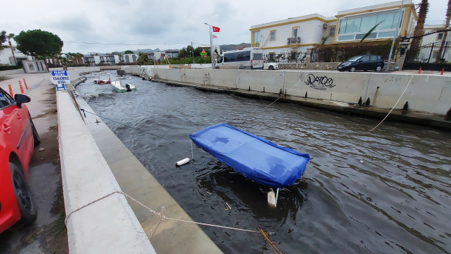 Bodrum'da fırtına tekneleri batırdı