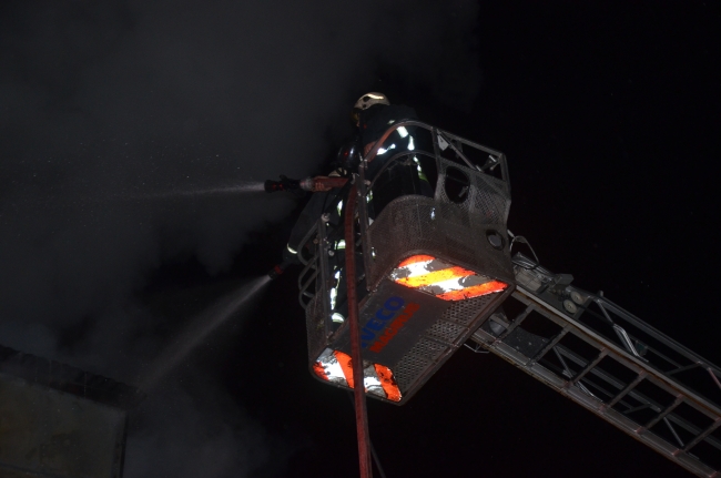 Bursa'da korkutan yangın: Mahsur kalan 5 çocuk kurtarıldı