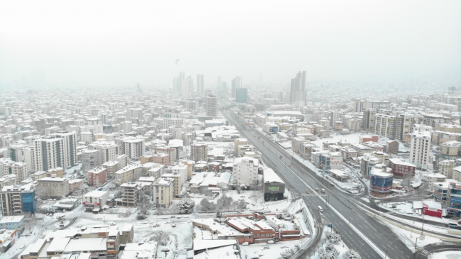 İstanbullular kar tedbirlerine uydu, yollar boş kaldı