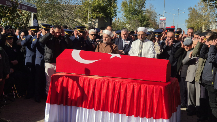 Türkiye kahraman şehitlerini uğurluyor