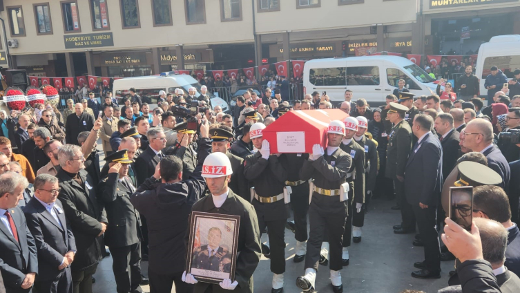 Türkiye kahraman şehitlerini uğurluyor
