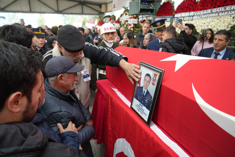 Türkiye kahraman şehitlerini uğurluyor