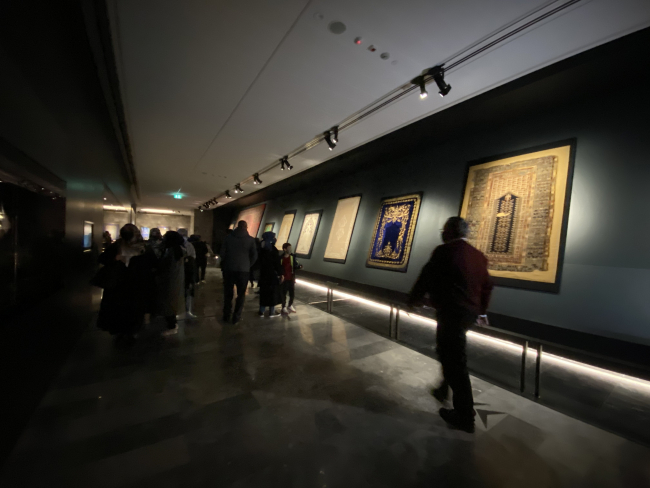 Asırlık seccadeler görücüye çıktı