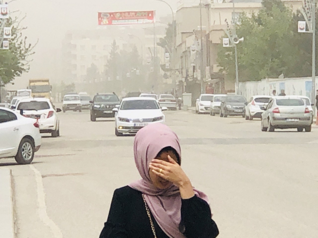 Şanlıurfa’da toz fırtınası: Nefes almakta zorlandık