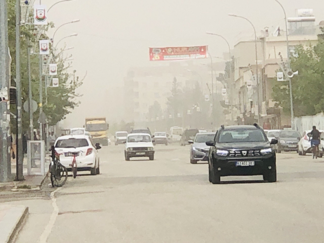 Şanlıurfa’da toz fırtınası: Nefes almakta zorlandık