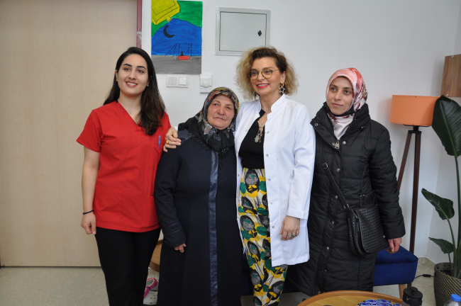 Bir kadının karnından 6 kilogram kitle çıktı