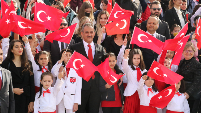 23 Nisan tüm yurtta coşkuyla kutlanıyor