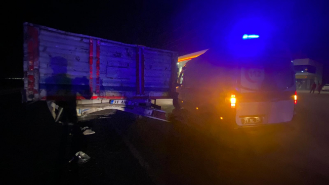 Diyarbakır'da tırla minibüs çarpıştı: 1 ölü, 3’ü ağır 5 yaralı