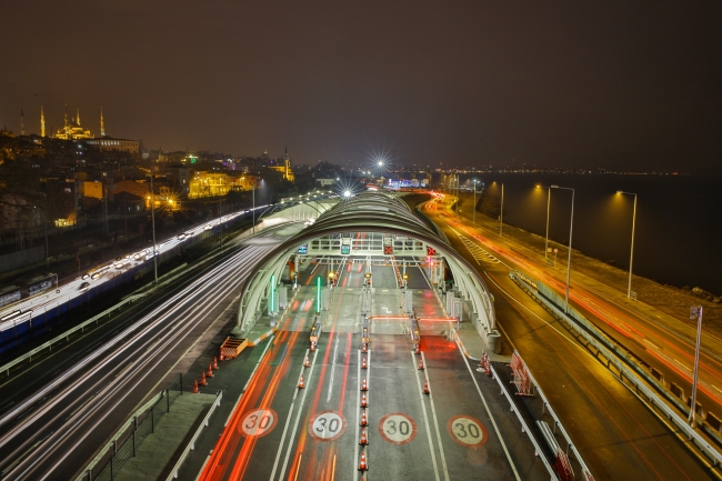 Avrasya Tüneli'nden 1 yılda 17,5 milyon araç geçti