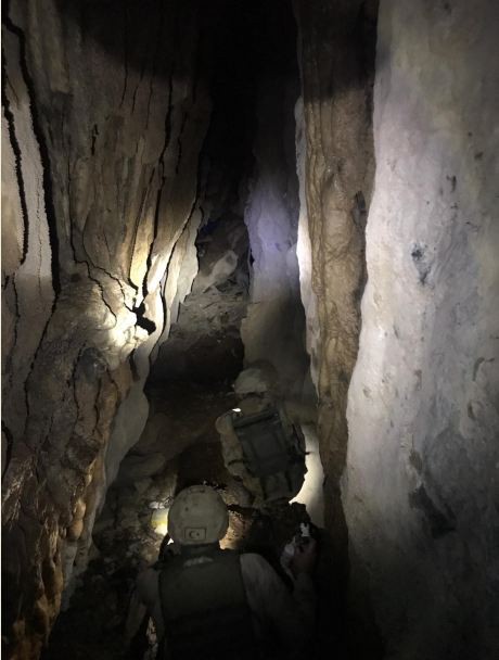 Cudi Dağı'nda teröristlere ait 2 sığınak imha edildi