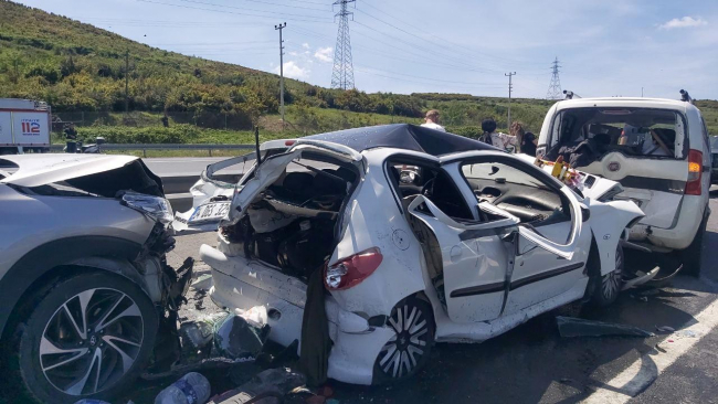 TEM'de zincirleme kaza: 9 yaralı