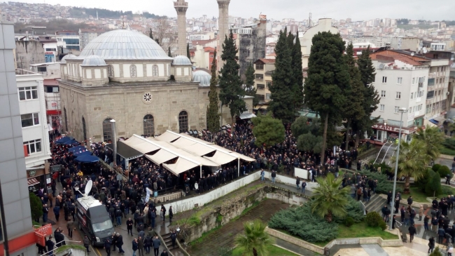 Ozan Arif son yolculuğuna uğurlandı