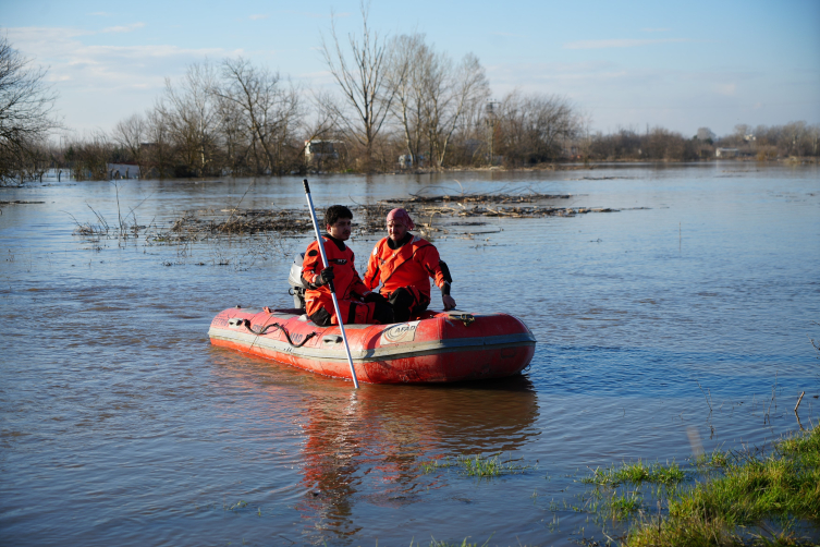 Meriç Nehri taştı: Edirne’de tarım arazileri ve çiftlikler sular altında