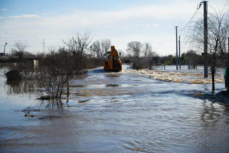 Meriç Nehri taştı: Edirne’de tarım arazileri ve çiftlikler sular altında