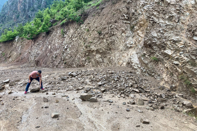 Gümüşhane'de aşırı yağış sele neden oldu