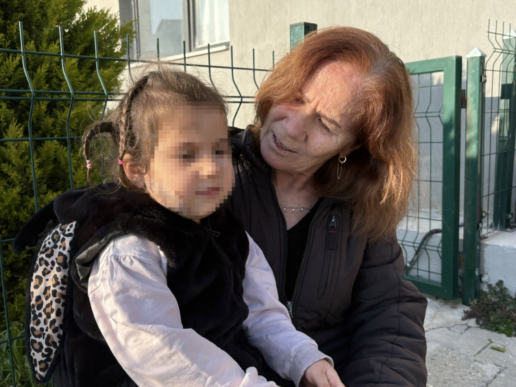 İzmir'de köpek dehşeti: 3 yaşındaki Ada yüzünden yaralandı