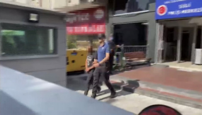 Scooterlı polis kapkaççıyı kıskıvrak yakaladı