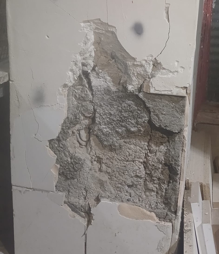 Kolonlardan ses geldi, 51 kişinin olduğu bina boşaltıldı