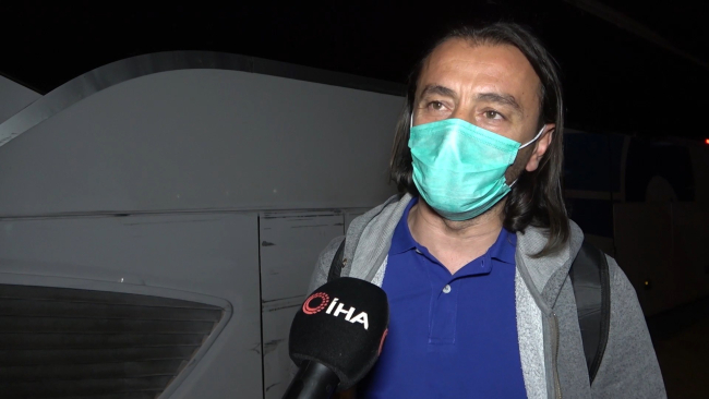 40 can hiçe sayıldı, yolcular polisi aradı: Direksiyon dönmüyor