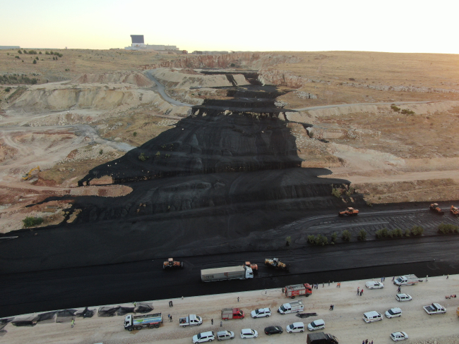 Atık çamur deposu taştı: TAG Otoyolu'nda temizlik çalışması sürüyor