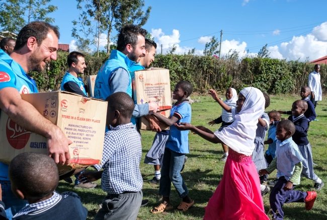 Türkiye Diyanet Vakfının yardımları Kenya’da yüzleri güldürdü