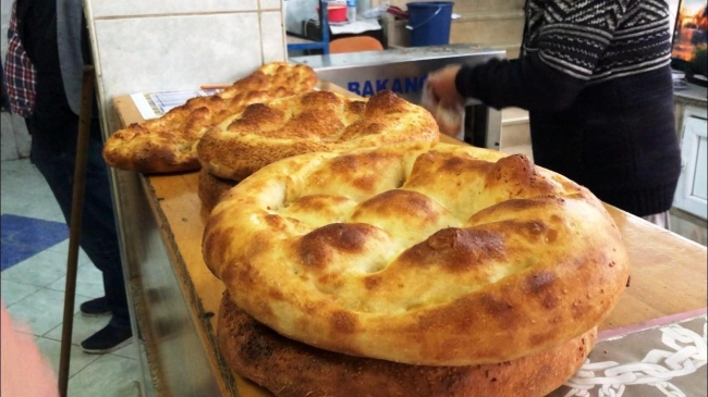 Ramazan pidelerini 200 derecede oruç tutarak yapıyorlar