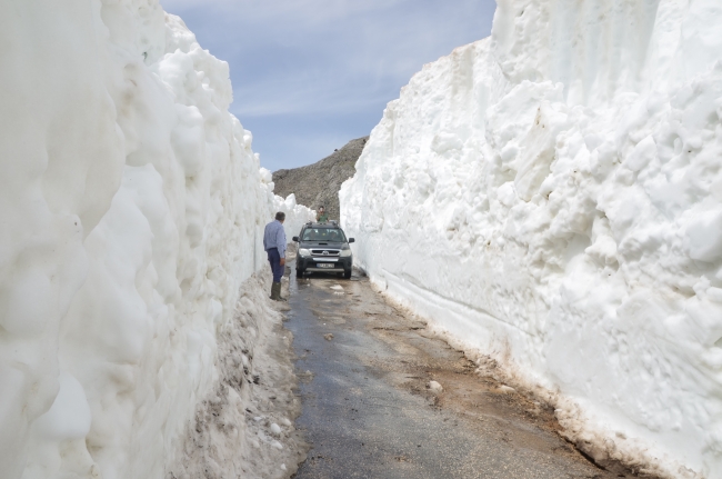 Karla mücadele mayıs ayında da sürüyor