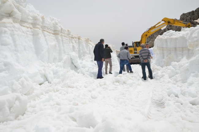 Karla mücadele mayıs ayında da sürüyor