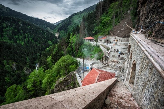 Sümela Manastırı'nda en zor görevler endüstriyel dağcı ekibinindi