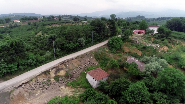 Samsun'daki "heyelan mahallesi"ni terk ettiler
